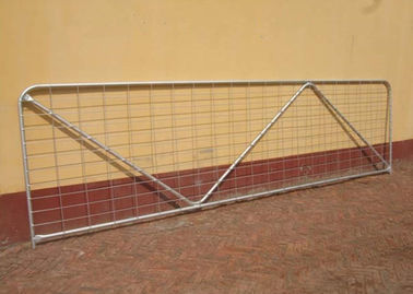 Kuat Portable Welded Wire Mesh Pagar Pertanian Logam Gates Gaya Modern
