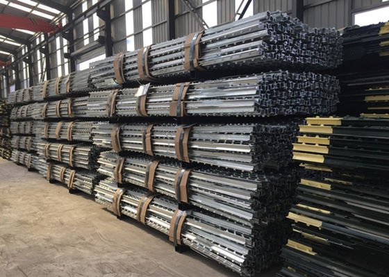 Galvanized Wire Pagar Metal T Posting Mudah Instalasi Untuk Pertanian Pantai