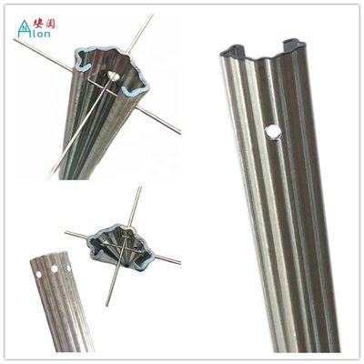 Q235 Steel 1.8mm Metal Plant Stakes Untuk Tanaman Luar Ruangan